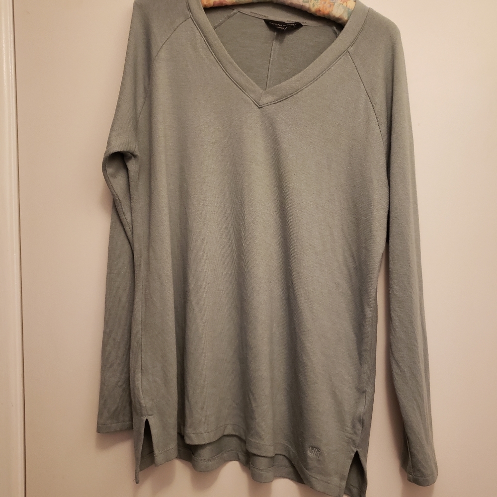 Banana Republic Light GREEN V NECK Top WOMEN'S SIZE MEDIUM